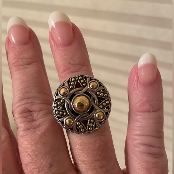 ♦️SALE♦️JOHN HARDY Bulan Coin Ring, 22kt Gold & Silver - Picture 3 of 11